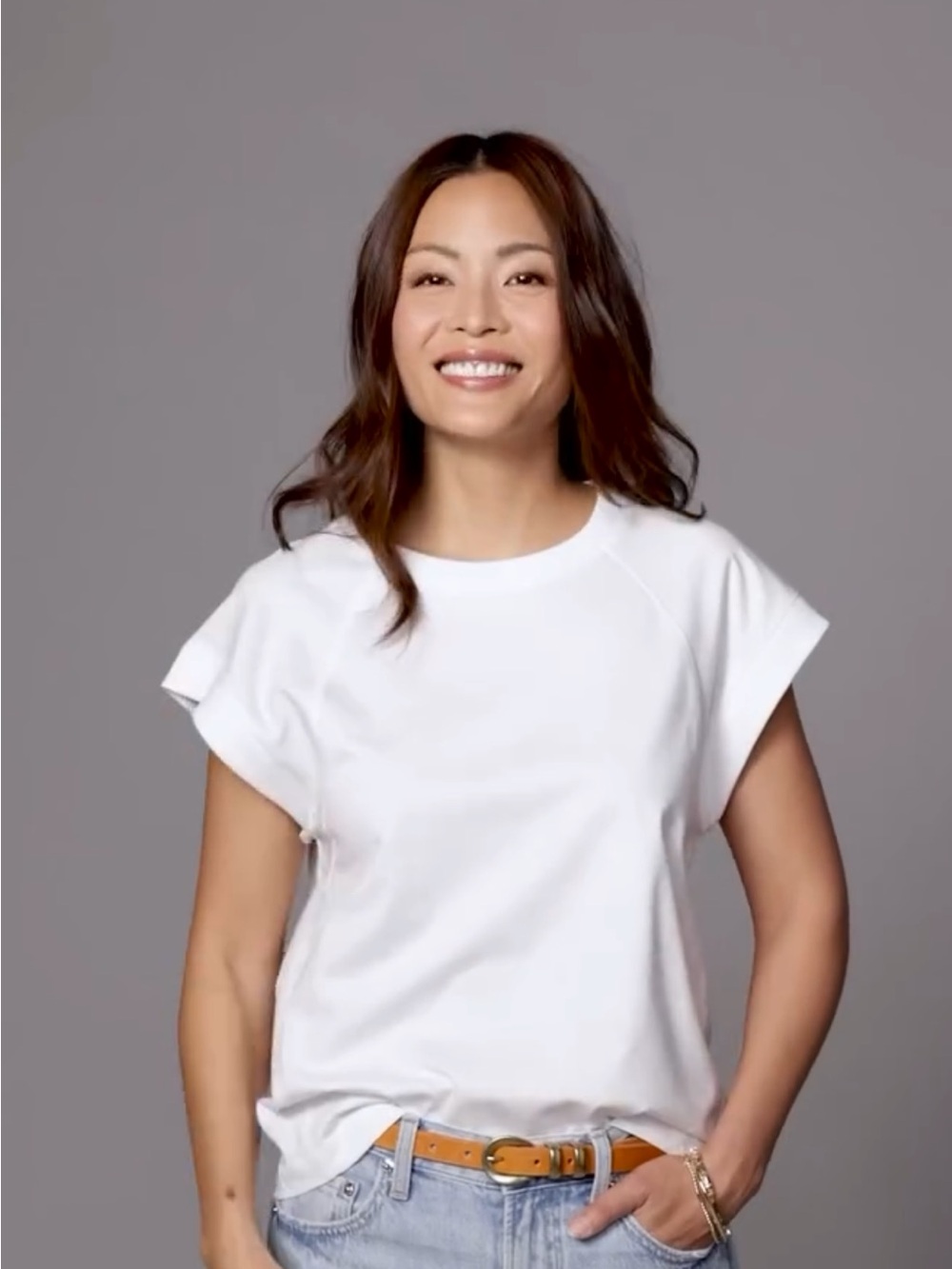 Evereve Nora muscle tee- Black and Navy - Picture 4 of 4